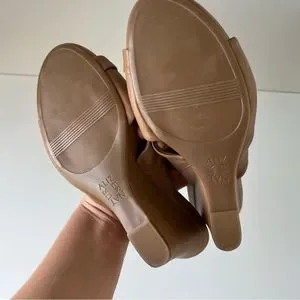 Naturalizer breanna sales wedge sandals